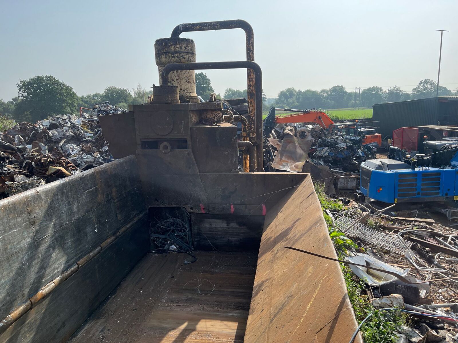 The Harris 800-tonne shear on site at Nantwich